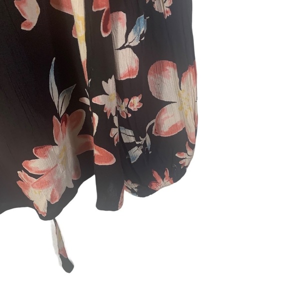 Billabong Women's Size M V Neck Tie Black Pink Floral Rayon Long Balloon Sleeve - Picture 6 of 12